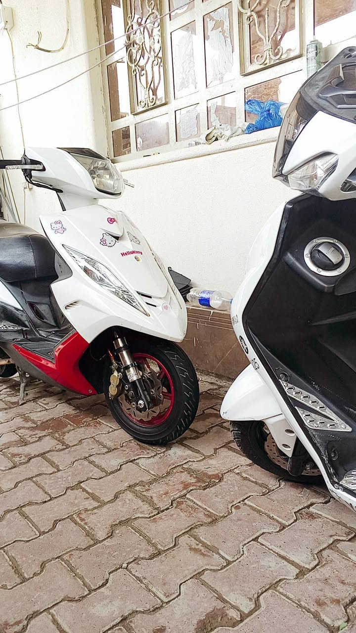 السلام عليكم جيتي ار ربه بيه صدر فج رياضي يدات دراجه حلوه ونضيفه عنوان بغداد الشعله رحمانيه ***********
