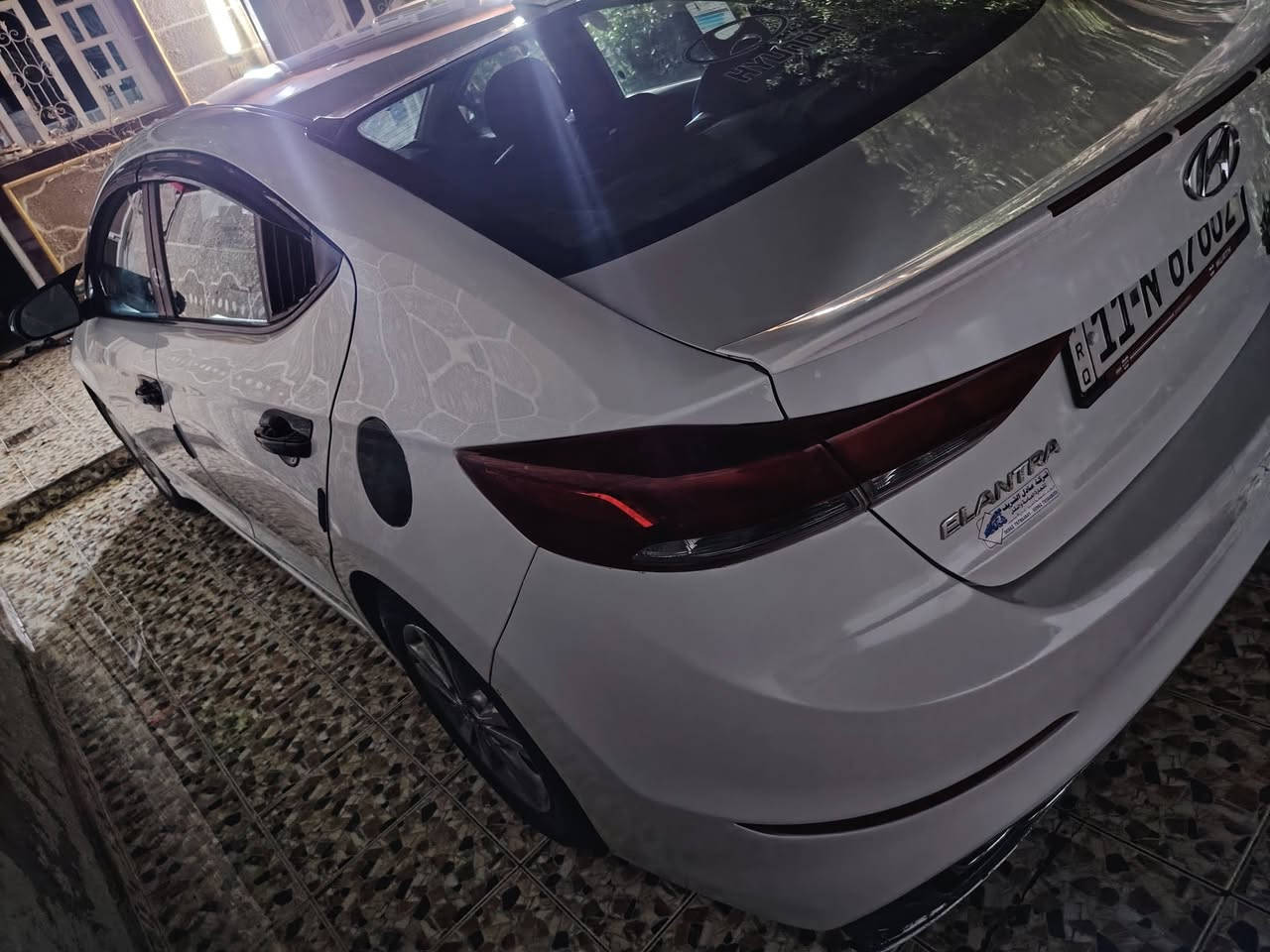 سلام عليكم سياره الانتره موديل ٢٠١٨ أمريكي صبغ بنيد فقط بدون دواخل رقم بغداد مكينه ٢٠٠دوش وكير اي تي صدر جديد تبريد ثلج تخم تايرات جديده سعر ١٢٠ وبيهه مجال الطيبين للاستفسار ***********
