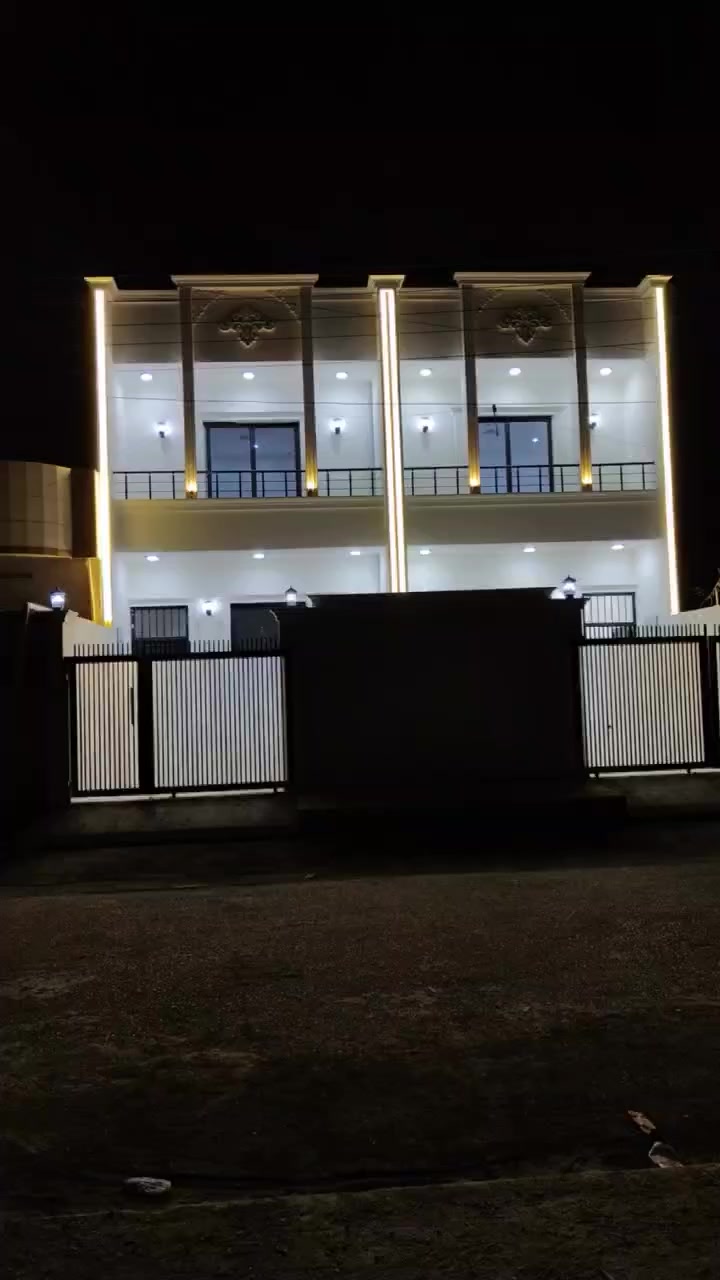 دار للبيع طابو صرف شرط التحويل
مساحه كل دار ١٠٠ متر طابقين درج داخلي على حديقه
كركوك حي العسكري مقابل جامع صالح بهاءالدين قرب مدرسة الشروق الجديده
يحتوي على غرفة نوم عدد ٢ و هول مع مطبخ واستقبال صحيات داخلي (فوك و جوه) مع صحيات خارجي و درج داخلي و بيتونه مع كراج
بيت صفر فول مواصفات نظام دكت و سقف ثانوي مغربي و ديكورات و واجهه ملكي (واجهه الدارين باتجاه القبله) 
منطقة خدمات كامله قريبه من المدارس
السعر علق بكلمه تم يجيك السعر على الخاص
للاستفسار الاتصال على ***********
او زيارة مكتب قصر الصيادة للعقار حي العسكري قرب جامع صالح بهاءالدين بصف المستوصف
