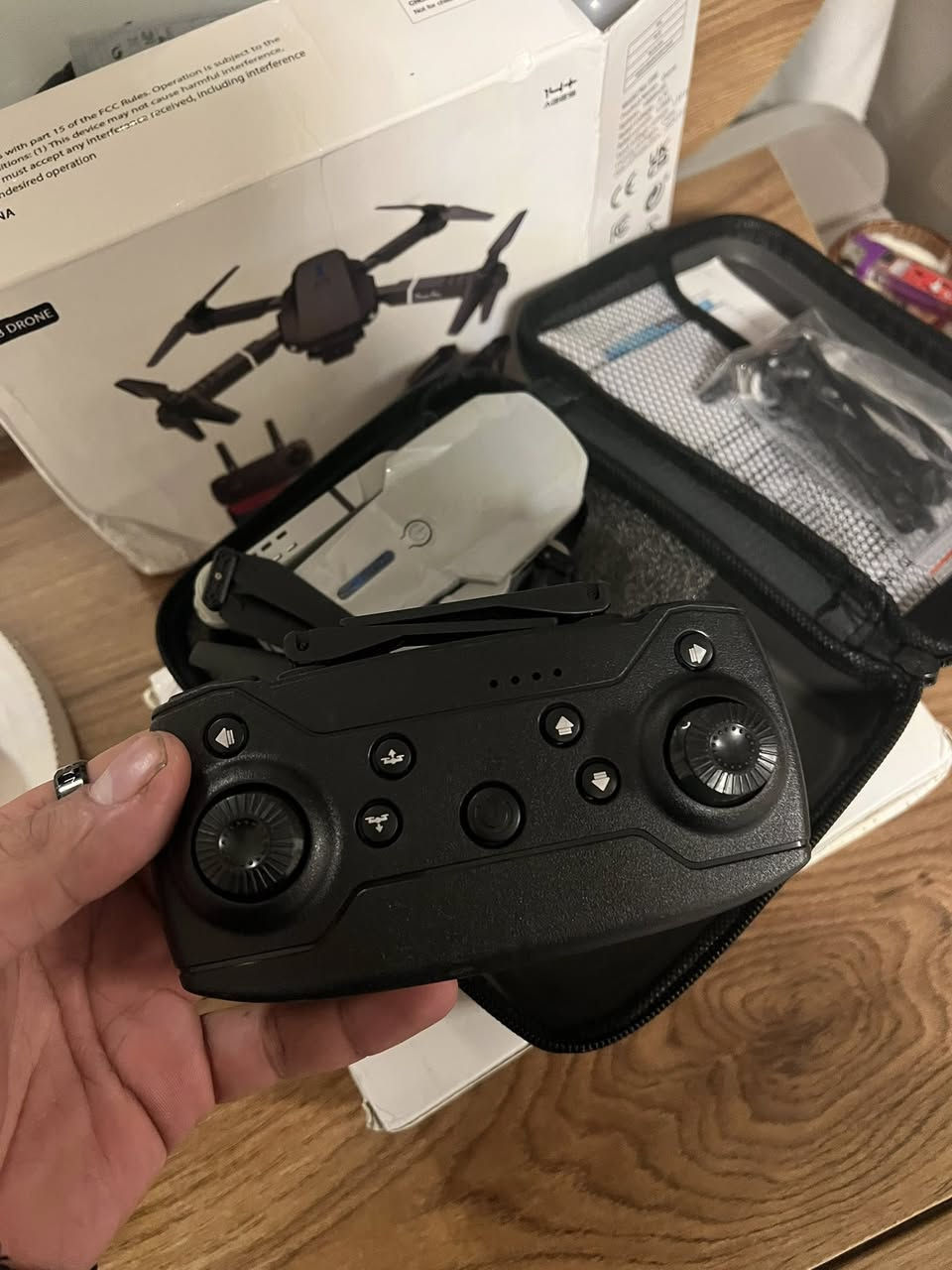 📦طائرة درون الذكي للتصوير – بجودة عالية
🎥 تصوير جوي بدقة عالية لتوثيق لحظاتك من السماء 

خفيف، ينطوي، وسهل تسيطر عليه من موبايلك.. 

✔️ كاميرا تصوير واضحة جداً 

✔️ يشحن بسرعة

✔️ مثالي للسفر، الطلعات، والذكريات الحلوة

🔋 بطارية قابلة للشحن + كيبل USB

🕹️ سهل الاستخدام – مثالي للهواة والمبتدئين

📦 يأتي مع حقيبة أنيقة لحمايته أثناء التنقل

السعر 35 الف والتوصيل #مجاني لكل محافظات العراق 

💬 للحجز خاص


**إذا كنت صاحب هذا الإعلان وتريد حذفه لأي سبب، رجاءا أرسل رسالة إلى الدعم الفني**