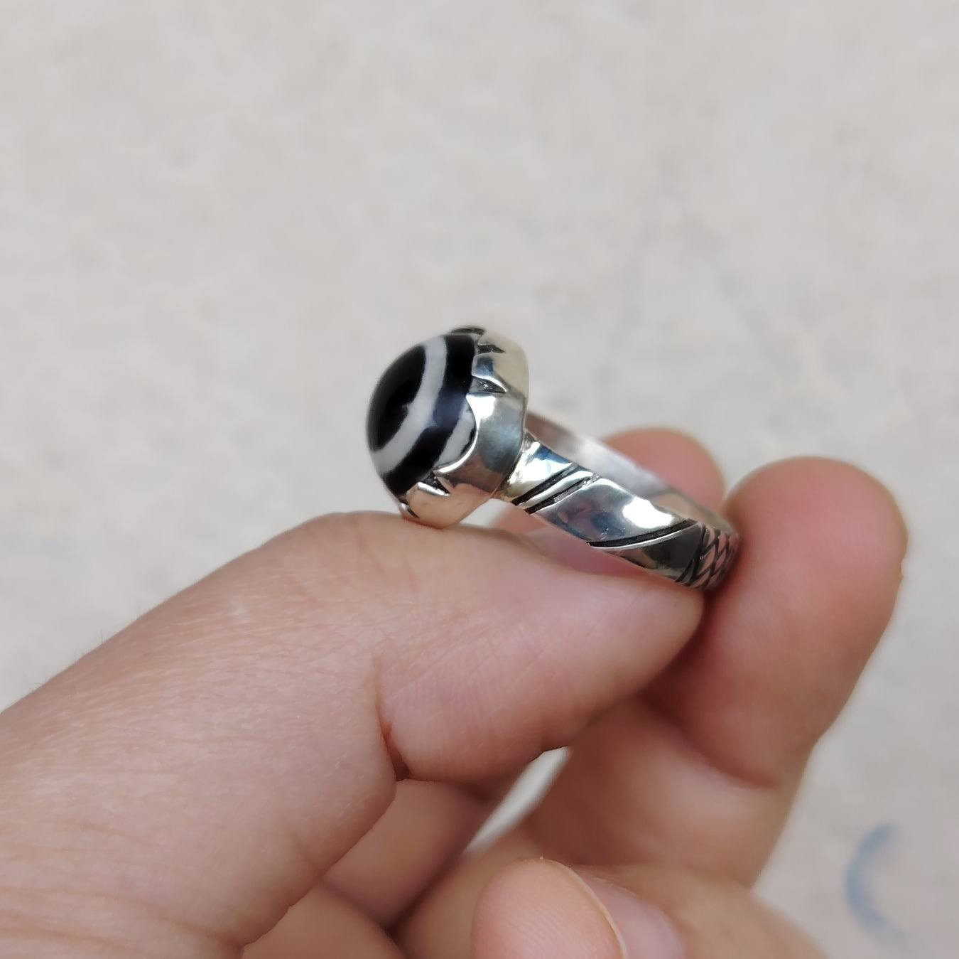 جزع بقري صياغه يدويه فضه 925 قطعه واحد على واحد جميله جدا
السعر خاص


**إذا كنت صاحب هذا الإعلان وتريد حذفه لأي سبب، رجاءا أرسل رسالة إلى الدعم الفني**