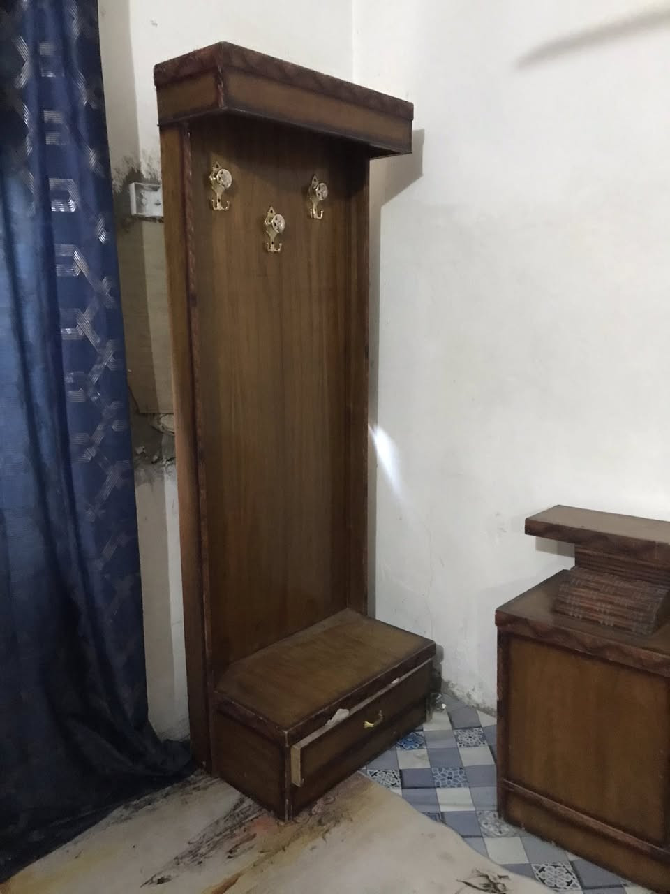 غرفه اخشاب للبيع السعر ١٧٥ قفل كشنه نضيف كنتوره ابو ٤ عوزه مرايه مال ميز تواليت


**إذا كنت صاحب هذا الإعلان وتريد حذفه لأي سبب، رجاءا أرسل رسالة إلى الدعم الفني**