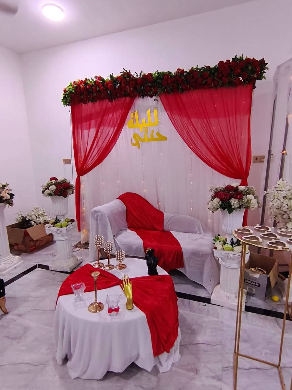 سلام عليكم اللبيع كوشات عدد4  مع جميع ملحقاتهن الرمادي جويبه *********** السعر 700 وبيهن مجال
