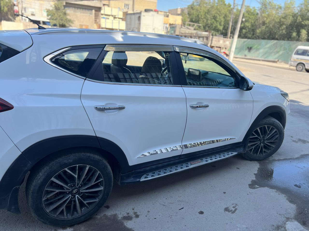 توسان خليجي موديل 2019  شركة الكاصد مكفلولة من الصبغ او الحادث ماعدا بارد كد شبر فقط مثل ما موضح بالصورة والباقي كفالة عامة ماشية 97 كم سيارة جاهزة وحلوة ما ناقصها اي شي السعر المطلوب 195 ورقة / للاتصال / ‭0770 553 3909
