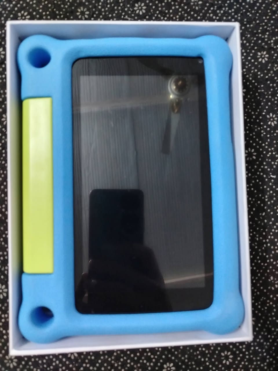 ايباد T7 ذاكره 64  العشوائية8 ملحقاته كامله السعر 75 وبي مجال
***********
