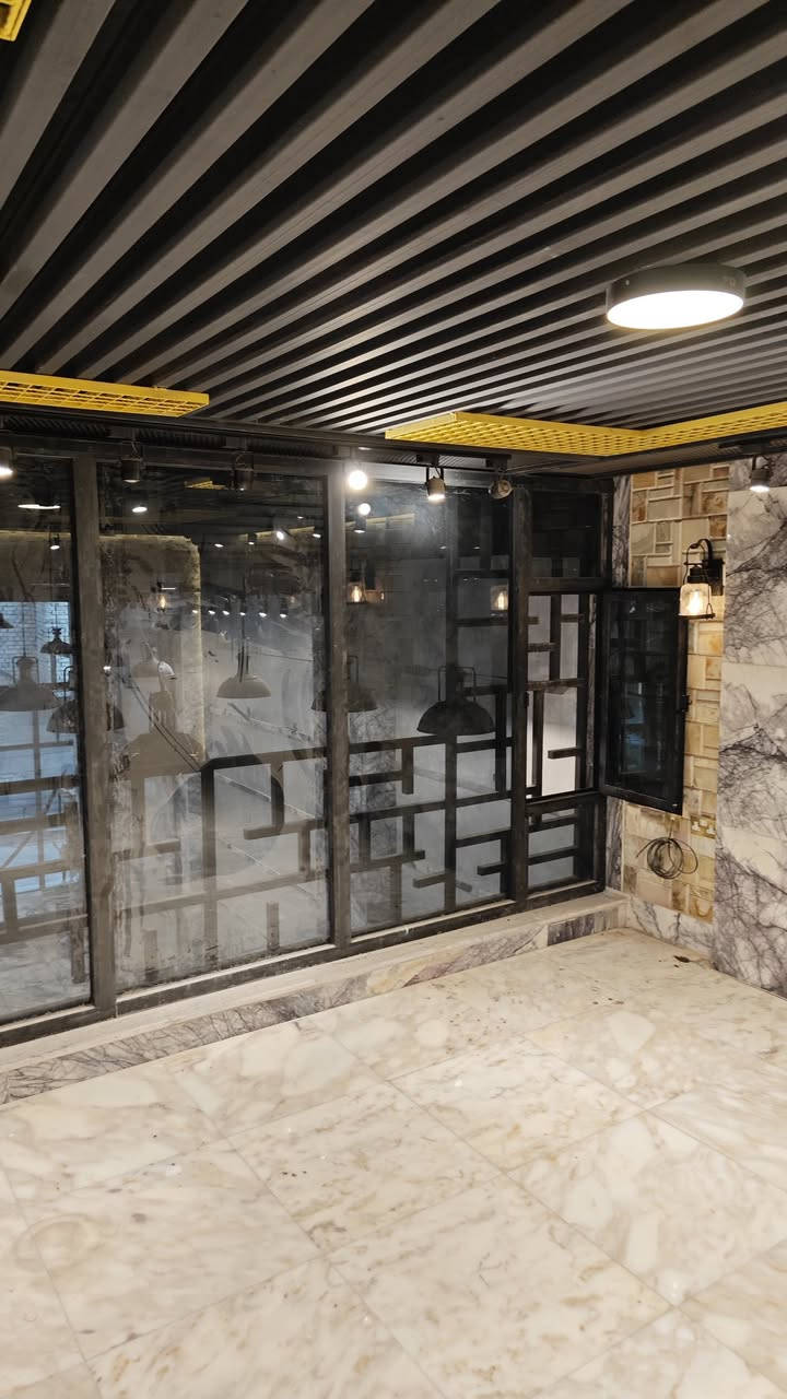 🏢 بناية للبيع – VIP
📍 العشار
قريبة من تاج محل أو شركة الجبال زون
تفاصيل البناية:
▪️ الحالة: بناء زيرو – 2025
▪️ المساحة: 125 متر
▪️ عدد الطوابق: 3 طوابق
▪️ نظام صالات مفتوحة
▪️ الواجهة: 10 متر
▪️ النزال: 15 متر
▪️ مجهزة بمصعد
🏬 تصلح لـ:
▪️ شركة
▪️ صيرفة
▪️ شركة اتصالات
▪️ شركة إلكترونيات
✨ عمارة VIP بمواصفات عالية
📌 موقع تجاري مميز
السعر : مليار وربع بيع
اذا ايجار : 5 مليون بشهر 
📞 للاستفسار والتواصل:
***********
***********
