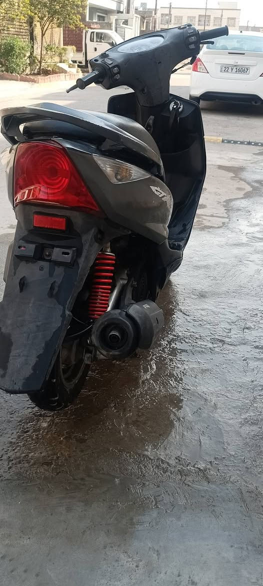 السلام عليكم للبيع ثعلب جيتي ار
دراجه كفاله  مكينه بلاديه ماملعوب بيها 
شغاله نكره سلف وهندر 
كهربائيات كلها شغاله 
كفرات كلها ختم واحد وي المكينه 
سوادات ختم واحد وي المكينه هنه ول دشبول 
زوج تايرات جدد اصليات 
دراجه شلعه معدل تاكل كاع اكل 
دراجه اوراقها مال معرض  ومنفيس موجودات 
دراجه خير من الله ادامه مسويلها جديده كلجات بلك NGK
سعر 550  وبي مجال بسيط حك جيه 
مكاني بغداد الغزاليه هياكل رقمي *********** متواجد بكل وقت وحياكم الله
