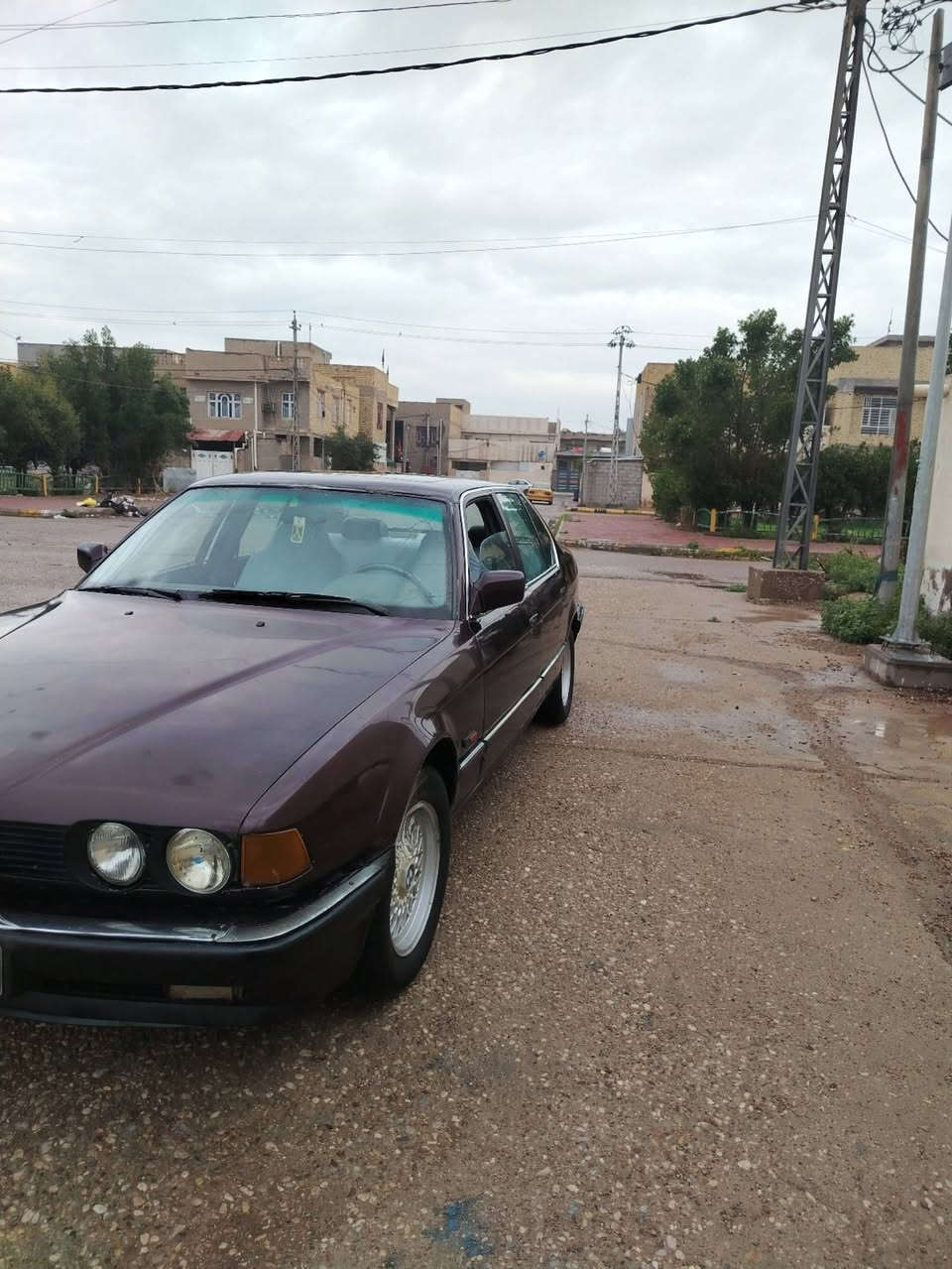 السلام عليكم 735اصل موديل 1992مكينه كير مكفولات صدر أمامي وخلفي مبدله جديد تخم تاير 80. بل 100كهربائيات كلها شغاله وبلاديه مكفوله من الخياس ولظربه القويه بك لايتات حاويه السياره بلاديه مسجل شادلها مضخمات صوت السعر 35وبيها مجال السياره مامخلي شي مامبدله اخوان تحويل سريع ***********
