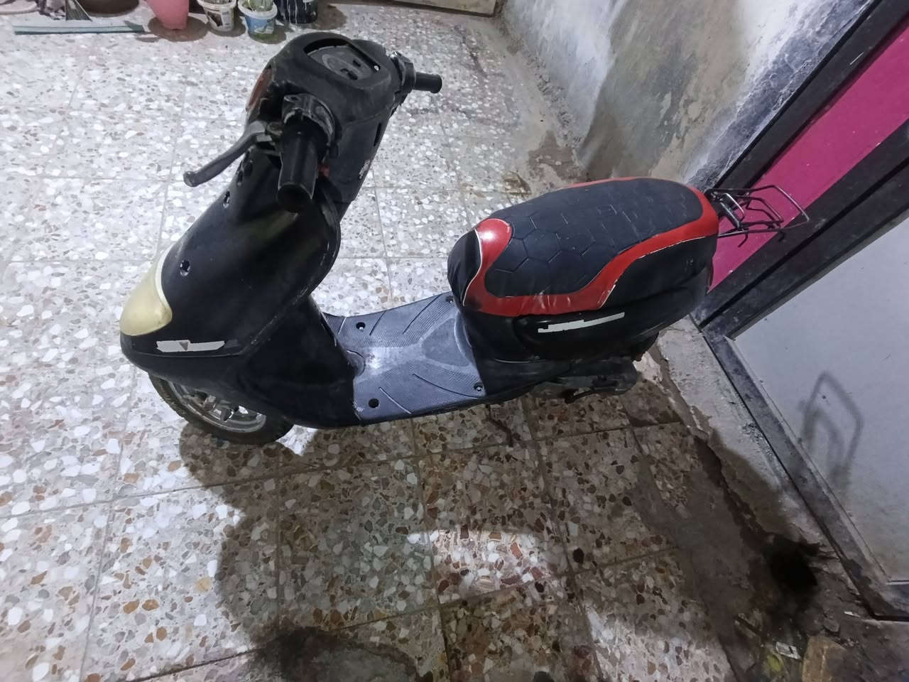 السلام عليكم شباب منغولي لبيع كابريته جديده دراجه شغاله بس ابيع كوم حديد لن عوزها ترتيب كلجات وصالنصه لن صالنصه مطمومه وباتري هيه بيها باتري بس هابط كلش تعبان بيها لايت وبك لايت يشتغلن بدون باتري دكت هندر ابيع كوم حديد سعر 150 وبيها مجال قليل مكاني ناصريه مركز الي يريده يراسني خاص وبخدمته


**إذا كنت صاحب هذا الإعلان وتريد حذفه لأي سبب، رجاءا أرسل رسالة إلى الدعم الفني**