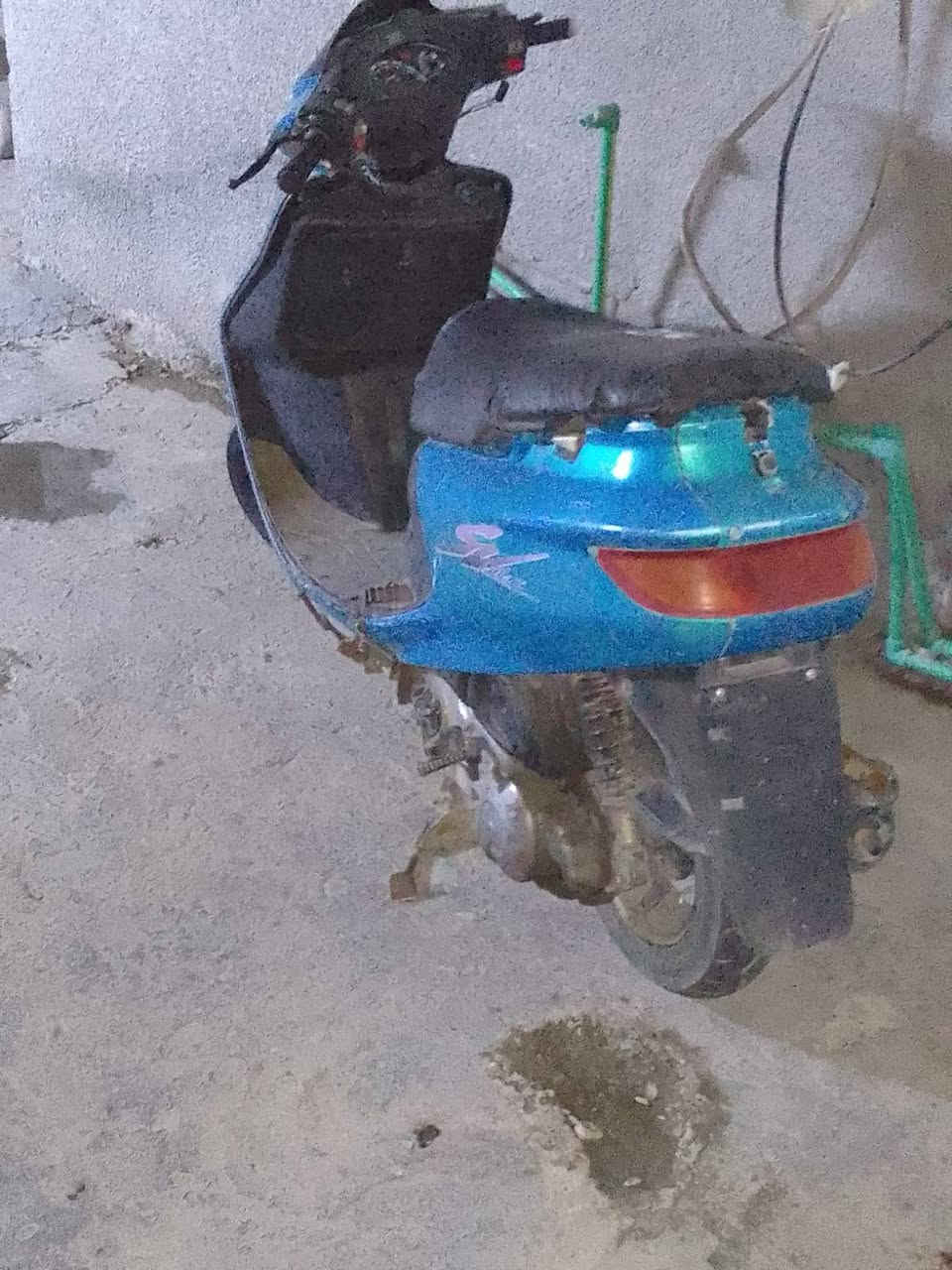 المكان بغداد الشعب السعر ٢٠٠ بيها نقص يده مال بريك خلفي مكينه مجفته جديده كلها شغاله***********
