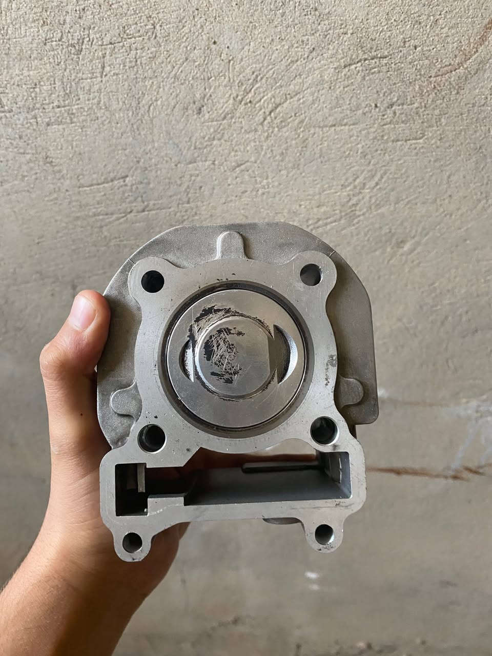 غراض للبيع بسعر مناسب مازده مال ماكس عدله ب5 شوته تجاريه جديده ب5 كفرات خلفيه بلاديه بس تعبانات يرادلهن صبغ ب5 عندك مصدات كلج خلفي عندي بلادي ب8 وعندي تجاري 6 سواد دشبول ب3 حاضن الي يصير جوه جنطه ب4 جنطه كامله مو كلش جديده ب8 بوشه 55 صار بيه شخط كالو ما يأثر يرادله بستم ب10 وبوشه 49مابيه شي ب10قفلهن مابيهن مجال مكاني حصوه حي شهداء رقم ***********
