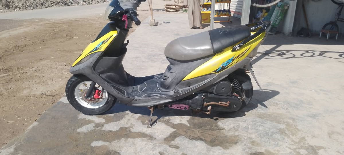 سلام عليكم دراجه ماكس 2007 الدراجه البيع يرادله ترتيب الدبلات المامي واكفات ولستان الرباعي طاك بس تلحمه الدراجه مزوده بس من الخارج يدات رياضي +شيال مكينه رياضي + قبق فلاوين رياضي + كماش مال واير بريك امامي رياضي + كفرات بلادي بس بيهن خدوش +ويل امامي رياضي ول خلفي بلادي +قطره مال دهن رياضي + الدراجه نكره سلف +هندر واحد تشتغل + يرادله كلج خلفي الن بيه رجفه 
+ الدراجه معروضه البيع السعر 400 وبيه مجال الطيبين + او مراوس راس براس 🩵؟ 
رقم الهاتف *********** ❤️
