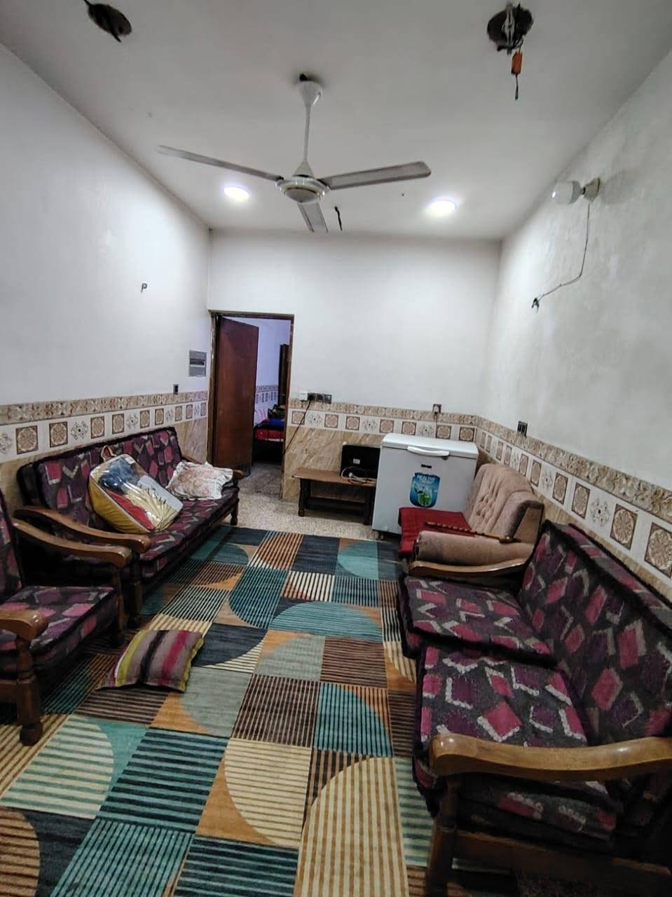 بيت للبيع مساحه 120متر. في الشرطة الرابعة
بيت للبيع مساحه 120متر. في الشرطة الرابعة 
شارع الضغط 
سعر180مليون وبي مجال  
للاستفسار الاتصال علا الرقم ***********
