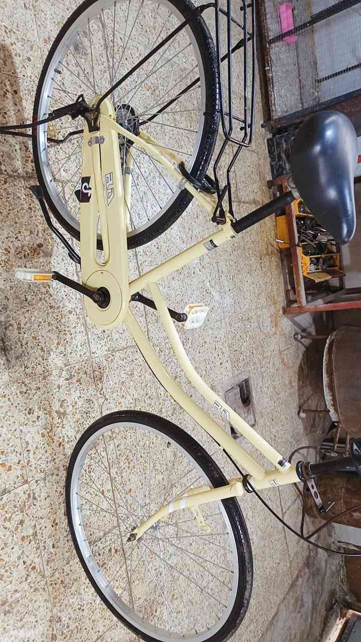 سلام عليكم شباب هاذا بايسكل رايده 120 نضيف  مكاني بصره تنومة ليريد يراسلني يجي خاص


**إذا كنت صاحب هذا الإعلان وتريد حذفه لأي سبب، رجاءا أرسل رسالة إلى الدعم الفني**