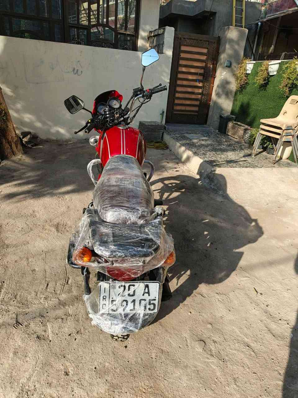 السلام عليكم عندي دايوان 2023 الدراجه كفاله عامه جيب 3 فيتريه وياك برغي ما مفتوح بل مكينه مكينه خرسه دراجه جديده جانت نايمه بل حجز ماشيه4 الاف بعدها بحاله الوكاله منضومه زنون كامله شديتلها قبل اسبوعين اشاير عداد مال كير كلشي شغال سعرها 2150 كتبتلك السعر لا تكسر بحلالي بل تعليقات انطي سعر معقول مكاني الدوره للاستفسار اكثر الاتصال او المراسه واتس ما متواجد فيس ***********
