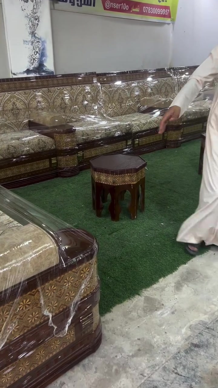 ✨ديوان شرقية خشب شغل كويتي درجة أولى قياس 19 متر ..
🔥لون وشغل مميز وروعة نظافة 95‎%‎ ..
ثلاث زوايه مع سيت طبلات … 
🚛توصيل لجميع محافظات العراق 🇮🇶 
الحجز والاستفسار وات ساب :***********
وكل الهلا🫡
