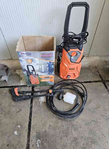 السلام عليكم اخوان فاره مال غسل بعدهه جديده شغاله كامله سعر ٨٠ عنوان بغداد البياع ***********واتساب
