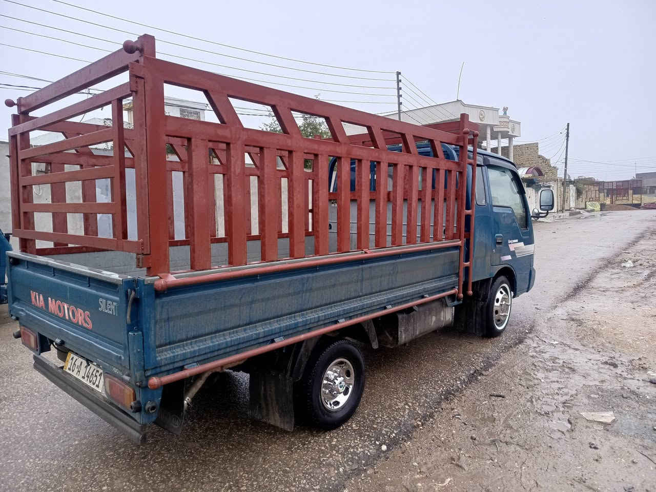 كيه ام عيون موديل 2000رقم دولي بسمي سياره جديده مكفولة كفاله عامه وضع شركه ابيع سونارتبريد شغال ثلج  السعر 95  مكان بابل الأتصال ***********
