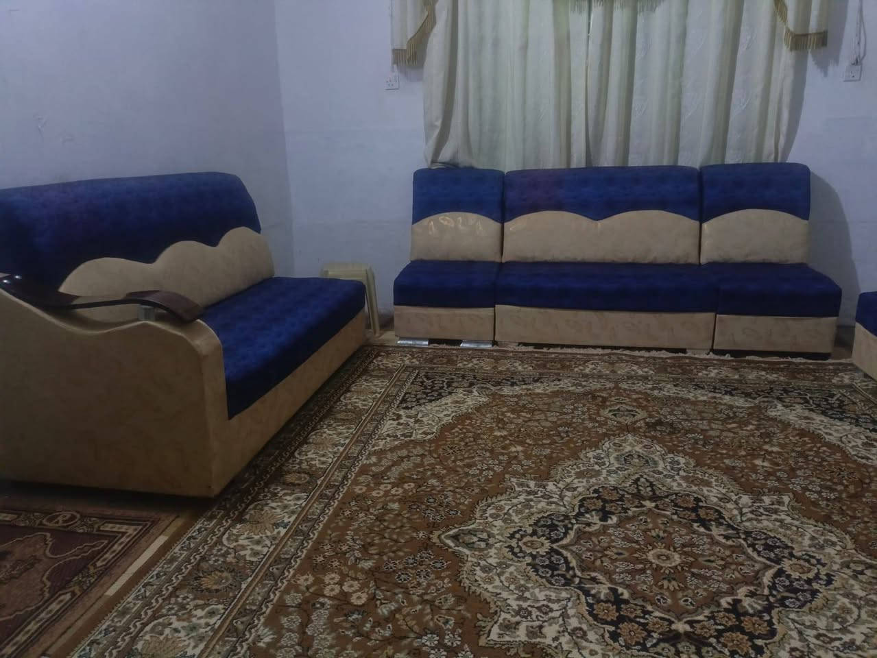 السلام عليكم تخم للبيع 10 مقعد السعر 200 مكانه 5 كيلو شراي اتصل اني مكلف بل نشر ؟ *********** متوفر واتساب
