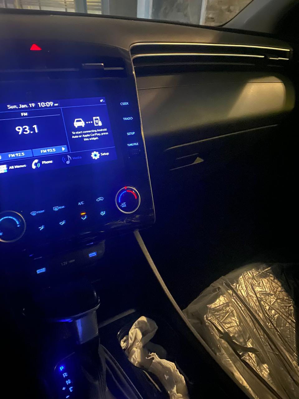 توكسان موديل 22 امريكية نص فول محركها 2500 رقم اربيل باسمي حادثه من امريكة دعامية اماميه فقط وبالعراق جاملغ وبنيد بدون ايرباك ودواخل السعر 19 الف دولار وبيه مجال اتصال ***********
