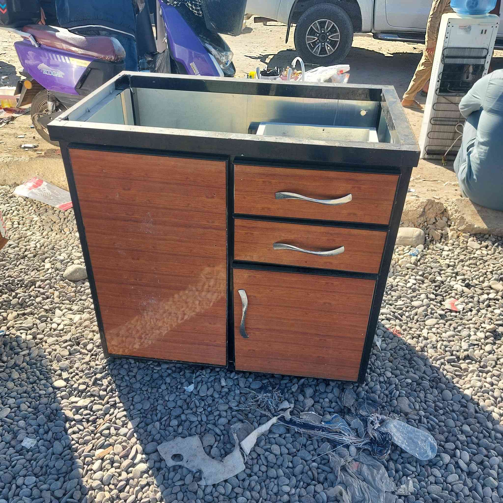 كونترات مايحتاج وصف اخو جديد درجه اولى اولى كلها فصال مو سوكي مواد تركي ثقيل جداا سراي نضيفه جداا اخو جديد للبيع بأسعار مناسبه للاتصال على الأرقام ***********او ***********او خاص محلات ابو امير #موصل_كوكجلي 
طباخات واحد كريازي مصري ابيض 
ولخ تركي نضافة اخو جديد درجه اولى اولى  كلها شغال رقم واحد
