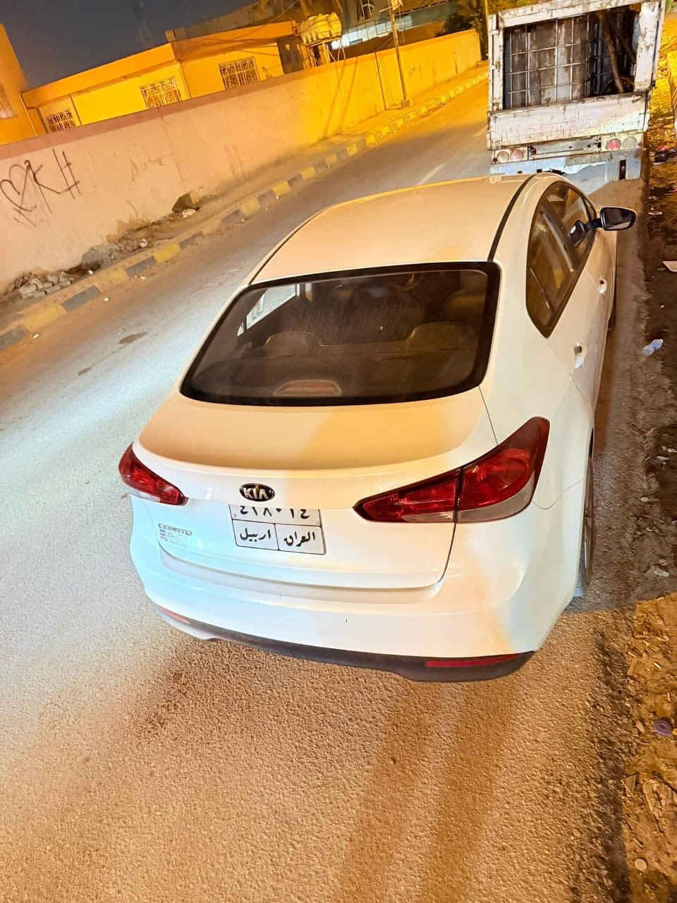 سلام عليكم 
سيراتو مديل 2017 كفاله عده بارد + حار جدا بصيط 
ماشيه 135
بسم شركه شرط تحويل او وكاله
السعر 129 وبيها مجال بصيط  
المكان النجف كوفه 
***********
***********
