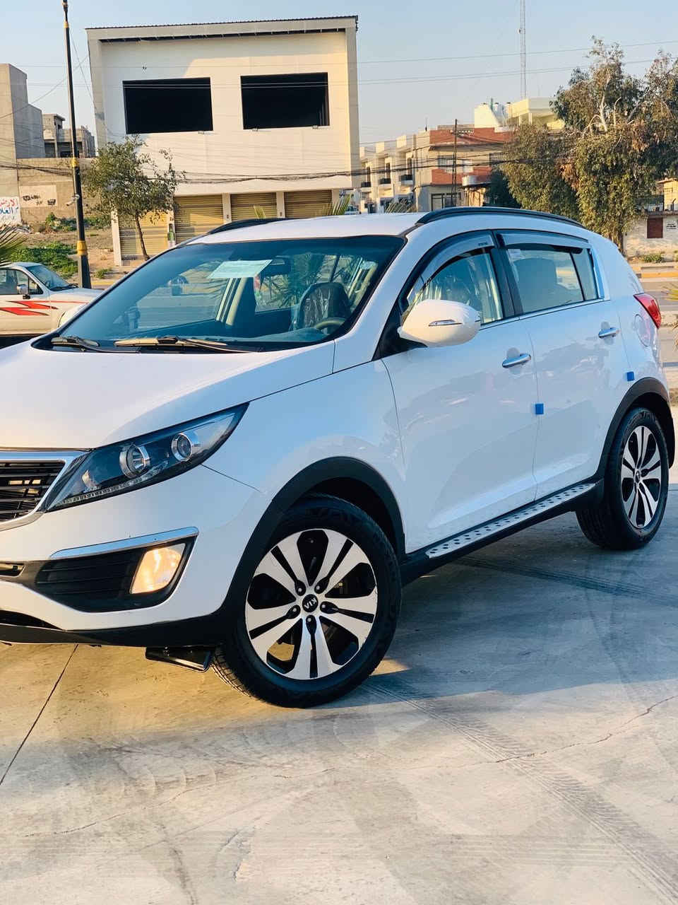 السلام عليكم سبورتجً موديل 2012
كير ومحرك شرط 

رقم أربيل شرط التحويل 

___________________

مواصفات 

اشاير امري 

بلاجكتورات 

5 ويل كب فراشه 

لايت لد 

تحكمات ستيرن 

يدات نيكل 

________________

السياره شرط بدون صبغ 

بيه مكان  بارد 

_____________

للستفسار الاتصال علئ الرقم ***********

مكان السياره البياره قريه الحاج علي 

__________

سعر مناسب
