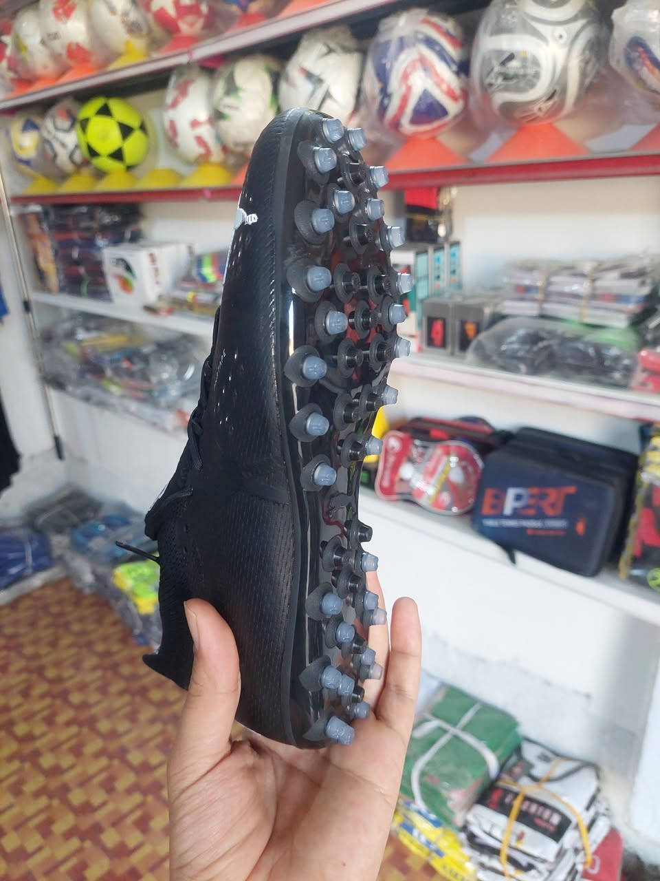 حذاء بوما ڤيتنامي اصلي درجه اولى 
قياس 41 ، السعر 25
واتساب ***********
