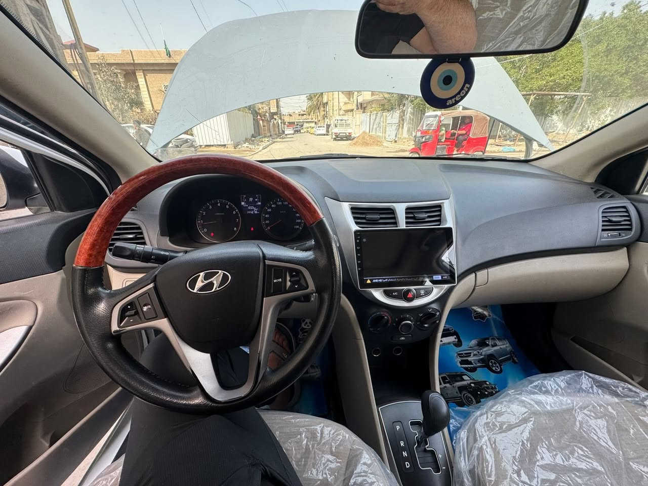 سلام عليكم اكسنت 2015 خليجي مكفواله فول موصفات ماشيه 144سياره جديده
سعر 112وبيهه مجال 

‭0770 049 0204‬
