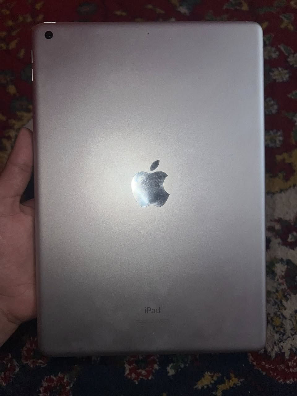 السلام عليكم ايباد 9 للبيع ذاكره 64 نضافه 99% استخدام دراسه فقط السعر 240 مجال بسيط للشراي مع كاترونه الاصليه متواجد واتساب *********** فيس مامتواجد مكاني ديوانيه
