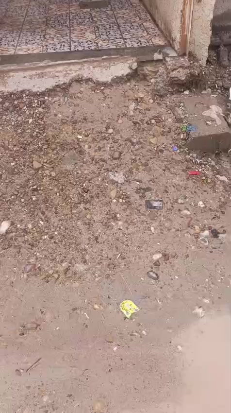 بيت للبيع هور رجب شارع الذاعه تعبر لكنطره عل يسره رابع فرع 100متر يحتوي علا 3غرف نوم زراعي***********
