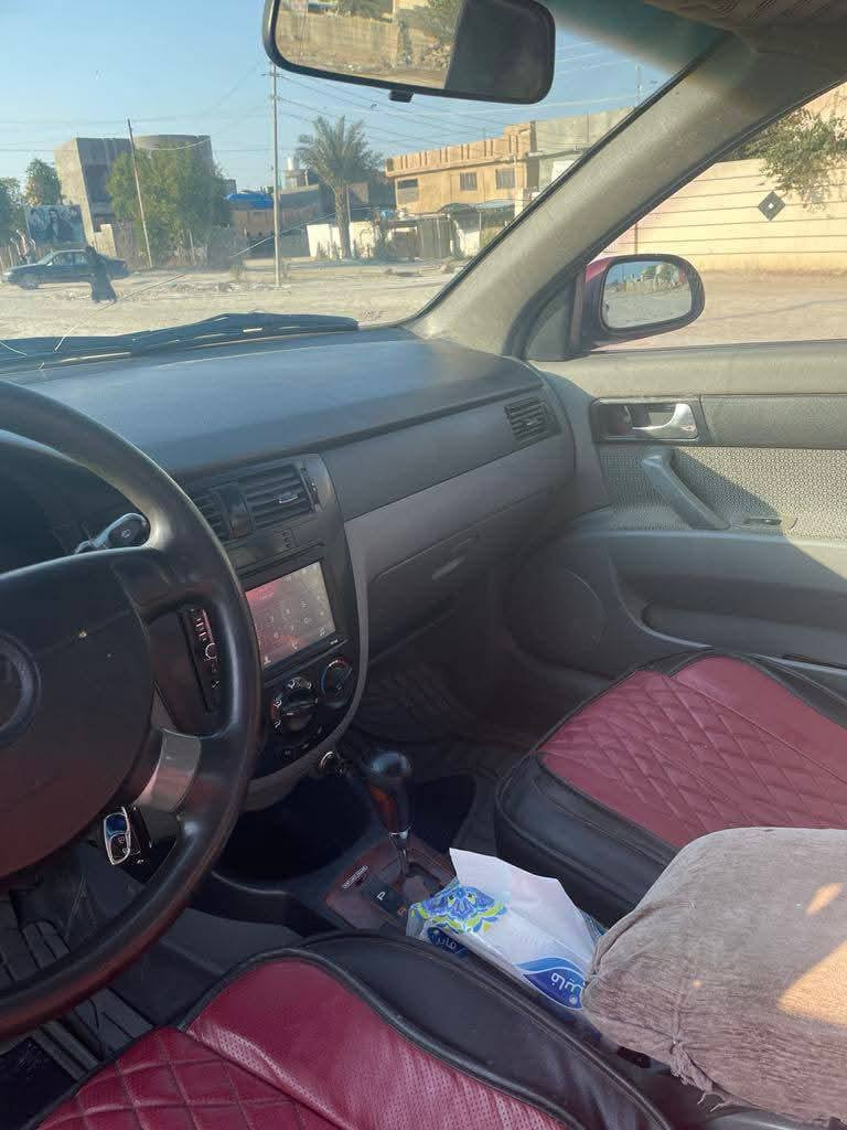 شوفرليت اوبترا 2004 كير اوتوماتيك 
كير جديد محرك جديد لا تبخير لا تنقيص تدفئة تبريد شغال 
رقم بابل شرط التحويل 
السعر51 وبيها مجال للشراي 
بابل الاسكندريه الحي العسكري 
*********** المحمودية, بابل
