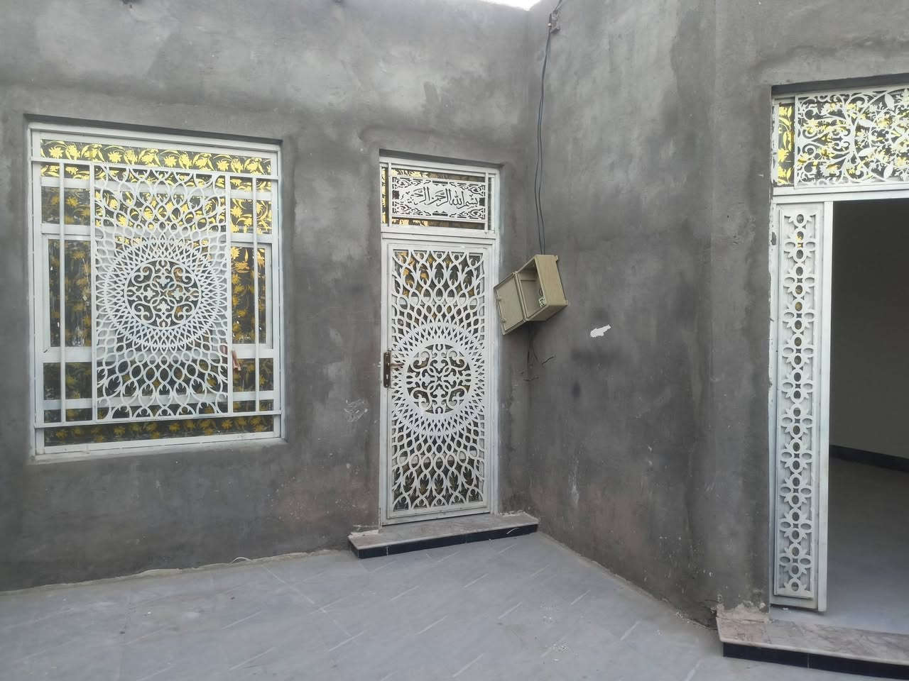 السلام عليكم بيت للبيع مساحه 210 في حي الصحفين قرب السجن الاصلاحي يحتوي على غرف 2+صاله.ديوانيه .مطبخ.صحيات داخليه.وخارجيه للستفسار الاتصال
***********
