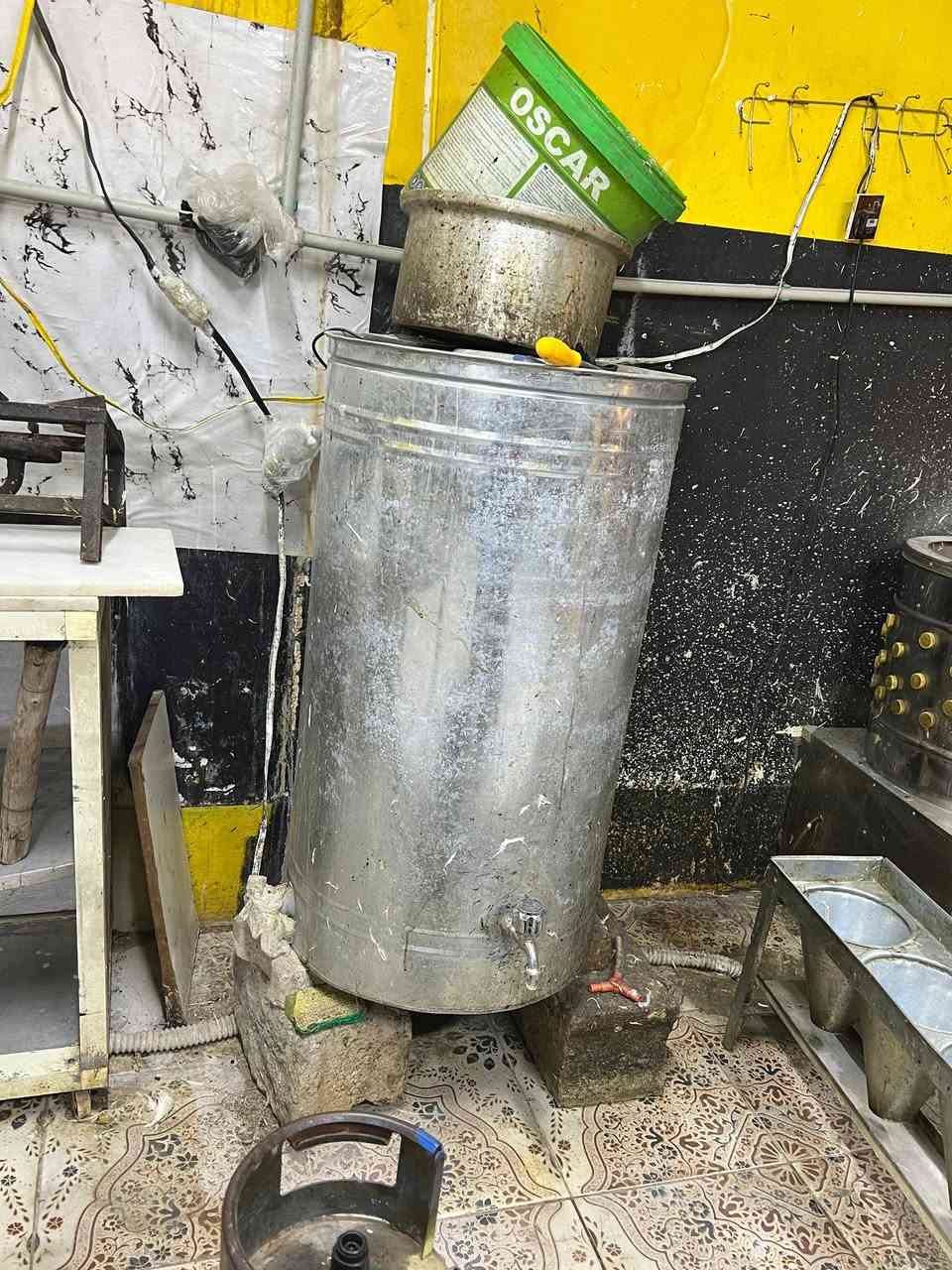 غراض محل دجاج شلع للبيع ***********⁩
