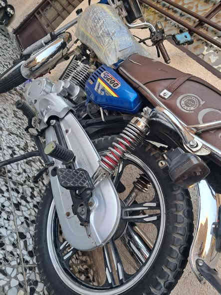 السلام عليكم ورحمة الله 
دراجه ايرانيه سونك 2024 نضيفه كلش بيهه بس خسفه بتانكي المكان الزعفرانيه قري سده الجنابيين للاتصال *********** السعر 625,000وبيهه مجال قليل
