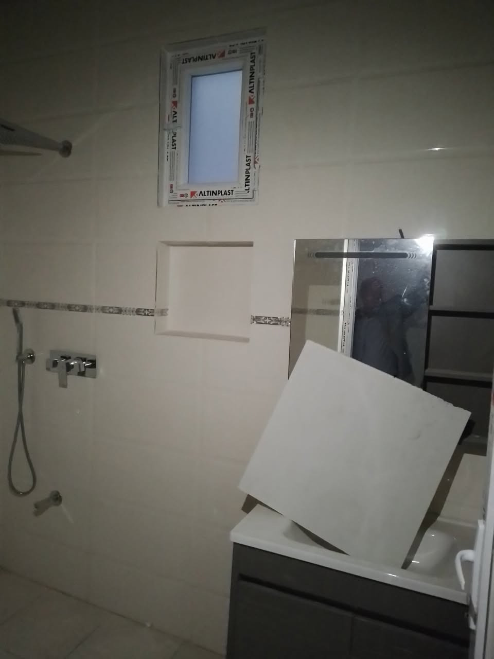 للبيع بيت 🏡 طابو صرف #مشتملات_عدد_اثنين كل مشتمل مساحته #١٠٠م واجهه خمسه في منطقة #الرسالة^الأولى بناء حديث ٢٠٢٦ تسليم مفتاح 🔑 كل مشتمل يحتوي على #ثلاث_غرف_نوم 😴 وصاله ومطبخ وخدمات عدد #ثلاثه ومنور واجهة  البيت  بورسلين أرضية مرمر للإستفسار اتصال 🤙 على الرقم 
***********
#الجميع
