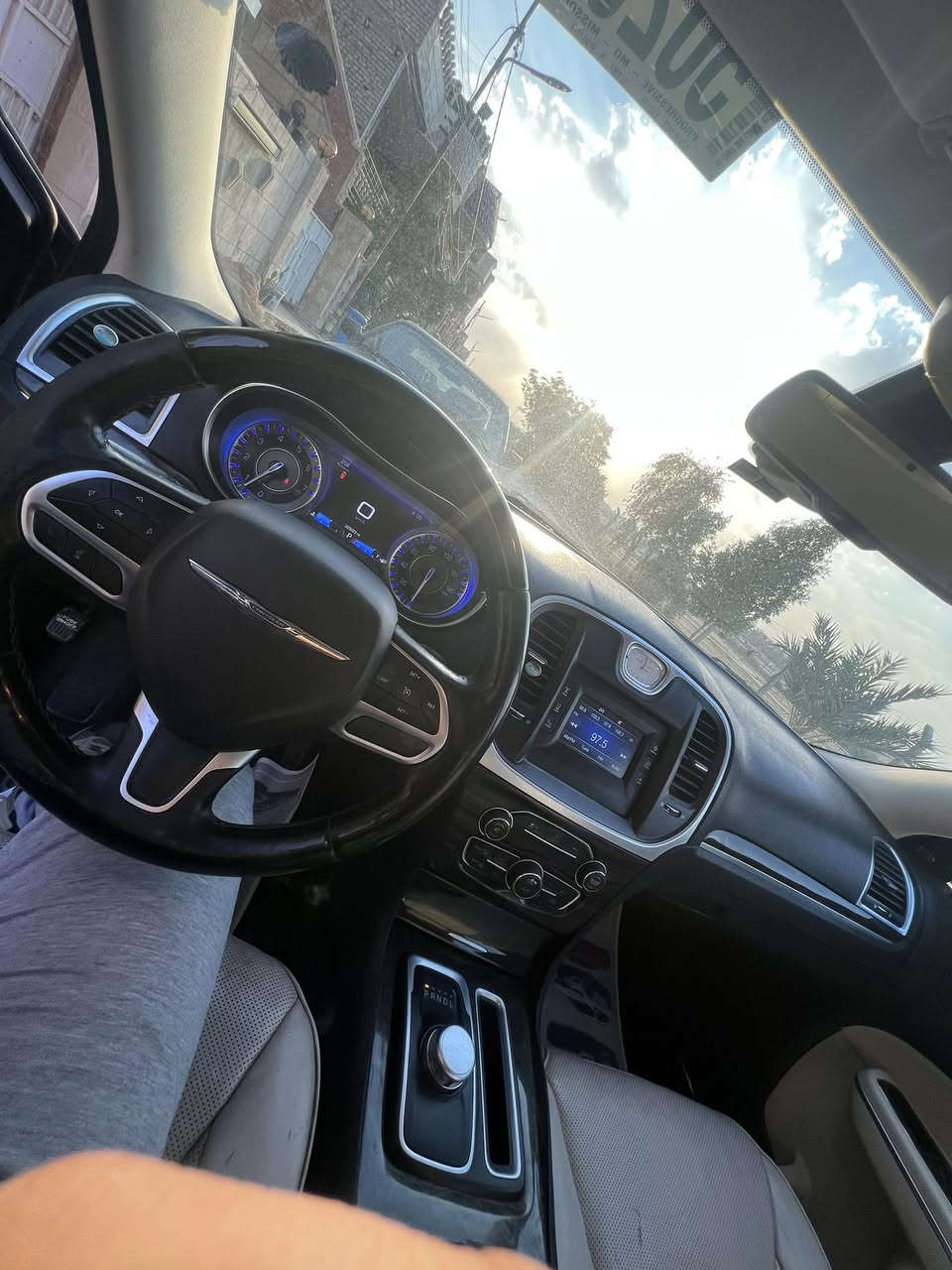 اوباما ٢٠١٨.
سيارة جديدة جدا
سعر ٢٢٠وبيهة مجال بصيط
رقمي ***********
