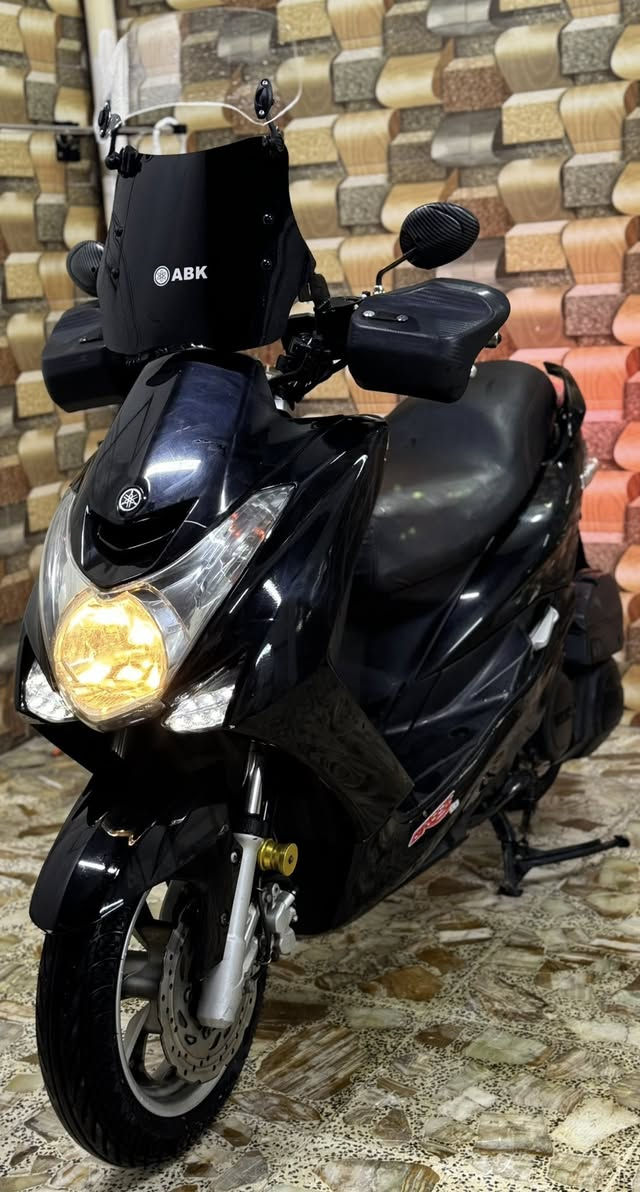 سلام عليكم ماجسته اس مديل 18 دراجه جديده بمعنه الكلمه مكينه مكفوله ناعمه ما اتنسمع  شلعه معدل فول دراجه ابد ما بيهه نقص تايرات دبلات جدد اوراقهه موجوده دراجه جديده بمعنه الكلمه كهربايات كلهه شغاده سعر مليون او ٢٠٠ او بيهه مجال بغداد المشتل ***********
