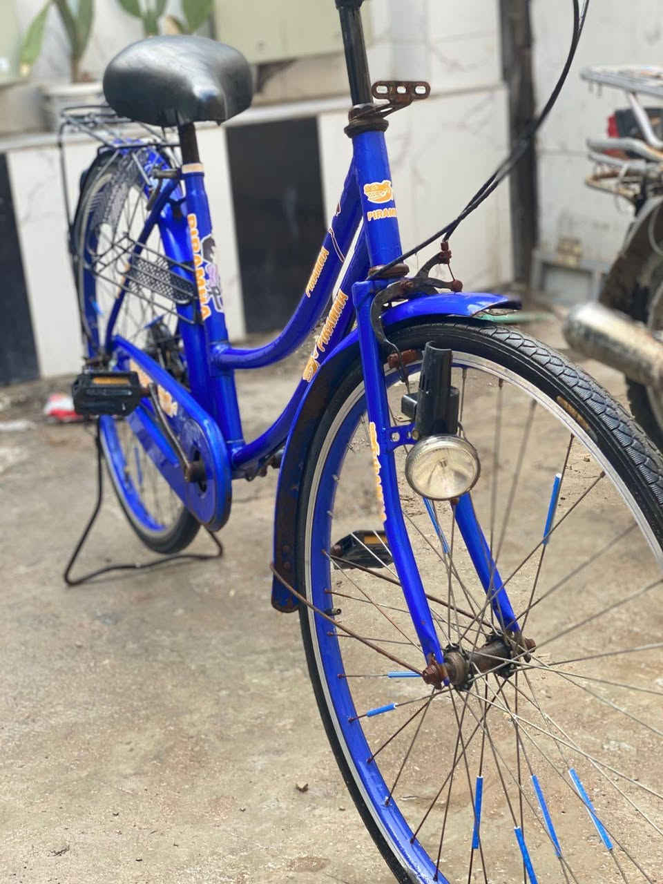 باسكل باله نظيف كلش
قياس ٢٦
المكان القرنه الشرش
السعر٧٥
***********
