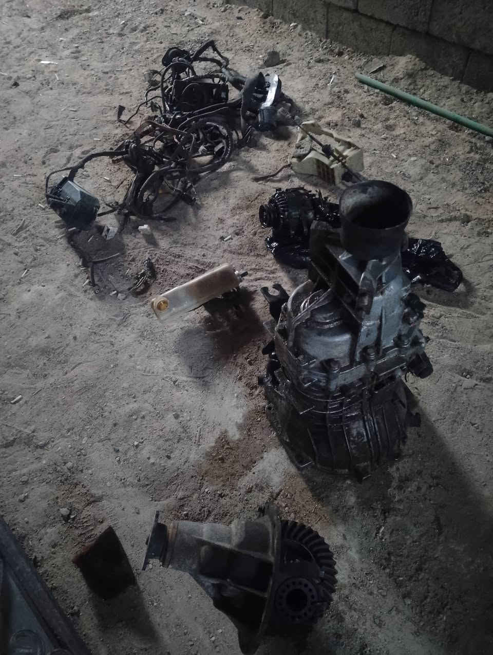 سلام عليكم كير ستاركس موديل 13 مفتوح +ضفيره + عنبار كلج وعنبار ابريك + اكسل داينمو + قلايج كير  مكاني بغداد الامين ***********
