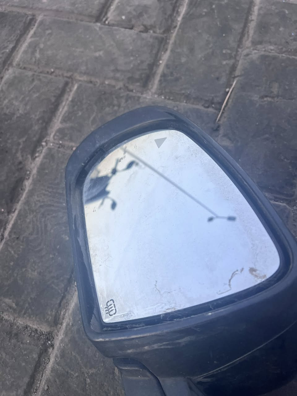 مرايه جيب بزون جهة سايق ام رادار و اشاره وترحيب
***********
