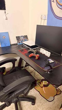 #للبيع #ميز #كرسي #شاشة شاشة GAMEON مستعمله شهرين تقريباً نظيفة وياها ...