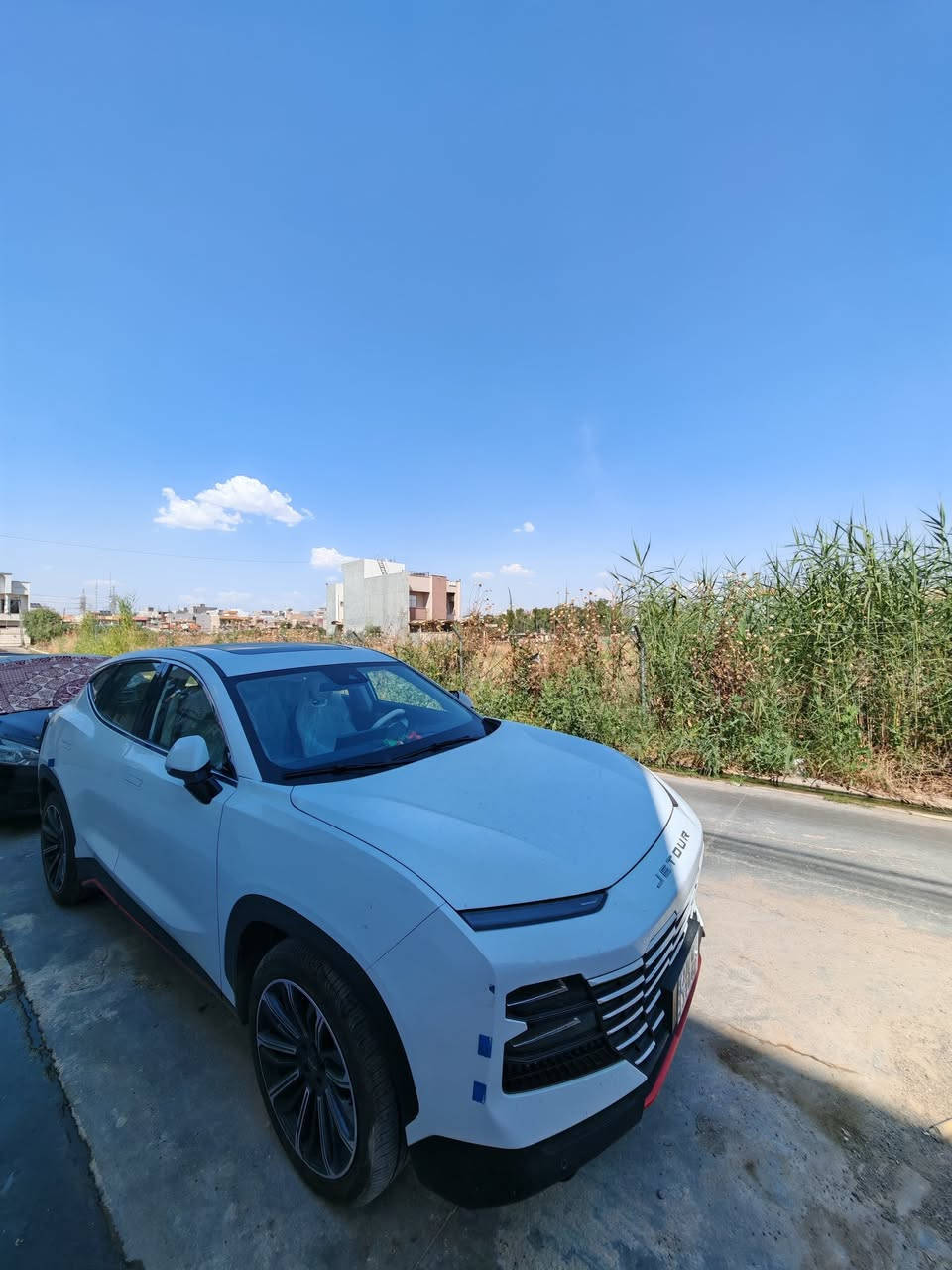 جيتور داشنك 2025 فئة اللكجري ✅

اعلى فئة في داشنك رقم اربيل 
كشنات تدفئة وتبريد 
بانوراما 
محرك 1600T اقتصادي ونورمال ورياضي 
كشنات جلد
سماعات  شركة SONY
رادار امامي مع توقف ذاتي 
حساس امامي وخلفي 
نقطة عمياء 
مري شفط عند القفل 
ترحيب جيتور وانارة محيطية 
دخول ذكي عند تقريب المفتاح 
شاشة كبيرة وتدعم ابل كار بلي واندرويد اوتو لاسلكي 
كامرة 540 
عدسات ليزر ذكي عند صعود ونزول 
السيارة خير من الله واستخدام يومي من دوام للبيت 
ماشية ( ((  8645 كم ))) 
شحن لاسلكي  وصندوق كهربائي وتحديد سرعة 
ومعروفة مواصفات اللكجري 
مكان سيارة  الموصل 
وبعدها بداخل الضمان وتبديل الدهن  مرة واحدة  بل شركة
سعر  ٢٧،٥٠٠،٠٠ مليون  دينار
السيارة مكفولة من  كل شي
رقم  الموبايل ***********

.
