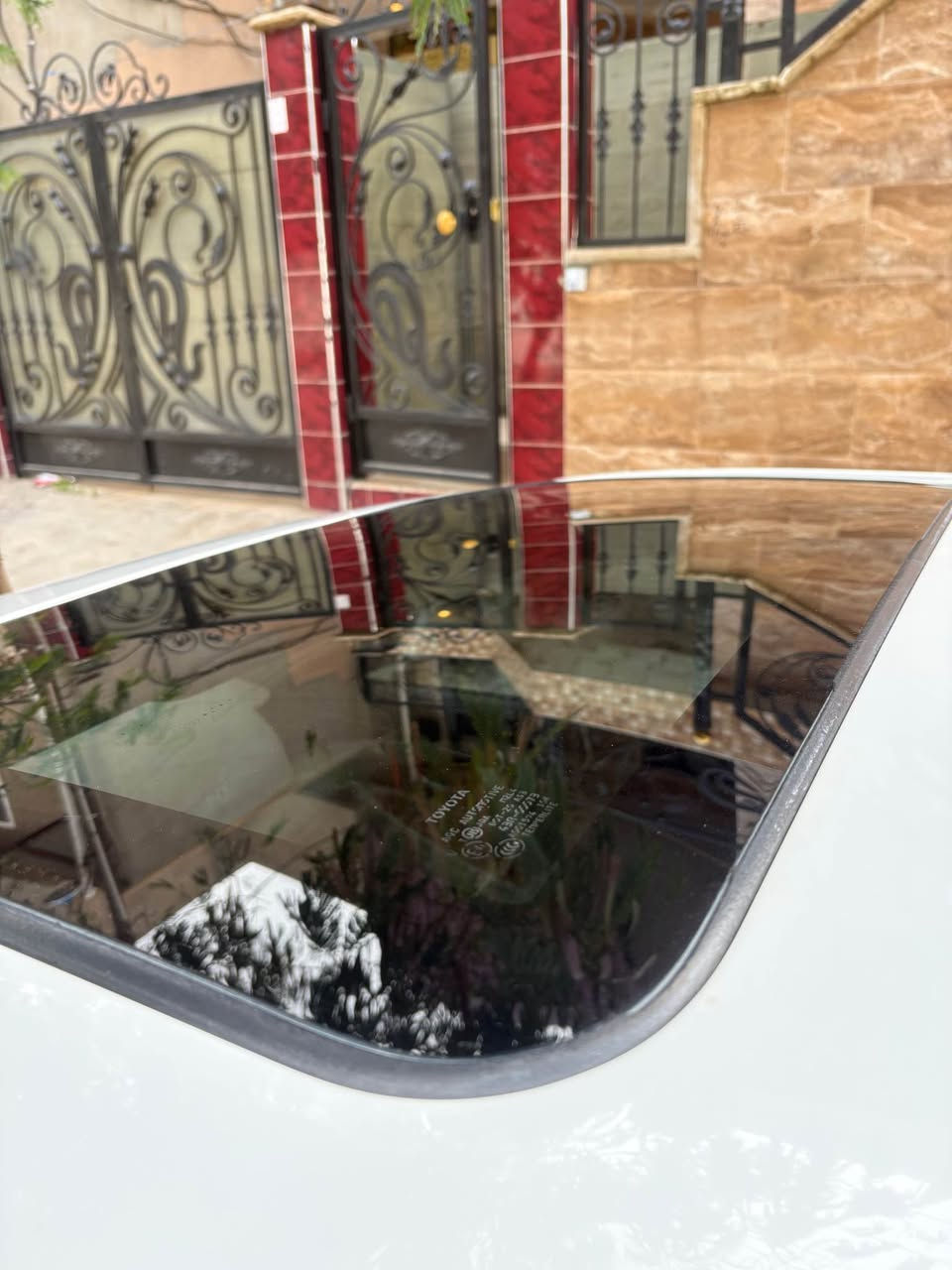 السلام عليكم 
كامري 2009 خليجي GLX 
موصفات فول
ربع جامرلغ امامي صبغ بدون داخل 
مكانين تعديل 
مكينه مفتوح بدون عيب صرف و بخار وصوت 
ماشي 120KM 
رقم كلشي جديد 
مكان سياره كركوك 
وتساب 
*********** كركوك, العراق
