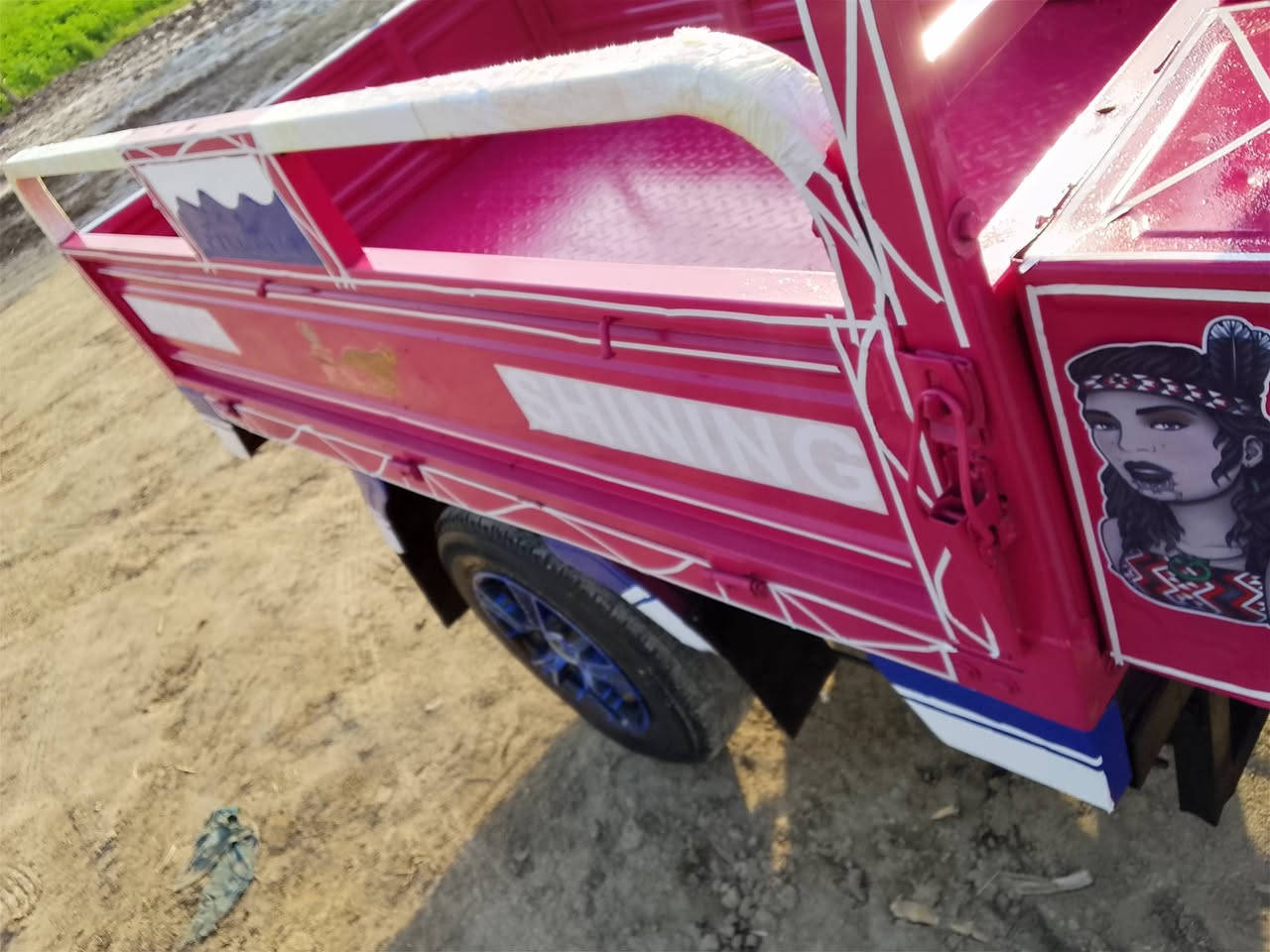 سلام عليكم ستوته البيع مصبوغه حراري جماليه وراق اصليه شاصي ركبه كفاله موديل 2018 سعره 1350 وبيه مجال بصيط مكاني بابل شوملي رقم ***********........***********
