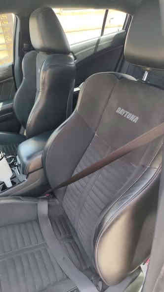 دوج جارجر دايتونا . DAYTON.
الموديل : 2022
المحرك : HEMI . V8 5700
الرقم : بغداد الجديد 
عليها تخم تاير جديد
ماشية 33 ميل
بيها صبغ جاملغ الخلفي و باب مبدل ومصبوغ وصبغ ع كد رصعه بالتكمه مبينه بالصوره مال حادث ايرباك فقط البرده جهة السكن والكشن السكن صور الحادث كدامكم بيها طخات من حادث امريكا مصلحه ع بارد وتكحيل بجم كبس طخه مابي 

المواصفات : 
رادار جانبي 
فتحة سقف ( سلايد )
تشغيل عن بعد
شوتة رياضية
مقاعد خزن وضعيات (ميموري)
LED لايت . منضومه زينون 
كاميرا خلفية
حساسات . 
ويل قياس 20 أنج . 
سستم صوت ALPINE . . 
مقاعد حضن جلد وكنتارا كهربائية . 
المقاعد الأمامية تبريد وتدفئة .
المقاعد الخلفية تدفئة . 
شاشة كبيرة قياس 8.4 أنج . GPS .
ستيرن كهربائي . 
تدفئة ستيرن . 
جناح خلفي ، 
مرآة معتمة للضوء 
وضعيات قياده
مرآة قلابة مع الR وباقي مواصفات الدايتونا معروفه
للاستفسار ***********
مكانها بغداد الجديده
