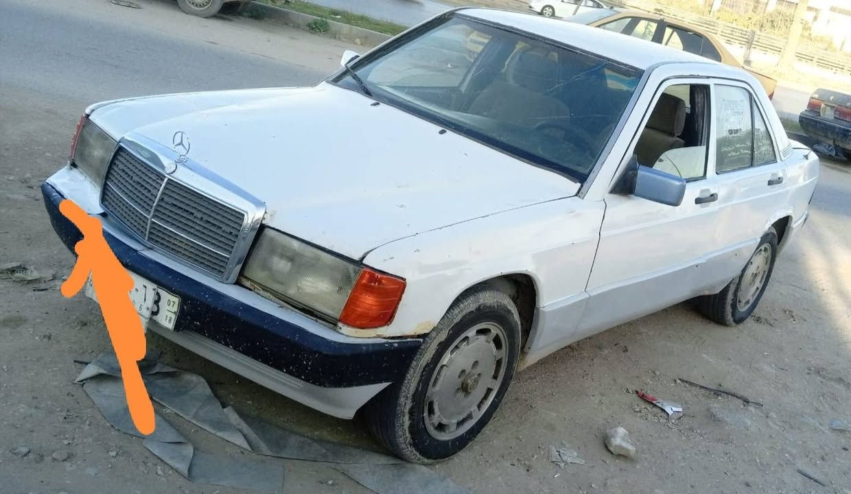 سلام عليكم سياره مارسدس 190السعر سياره 19
 موديل سياره 90رقم نجف الماني سنويه صاقطه راعيه نجف تحويل مباشر مكينه وكير ونجي 6سلندر سلندر اوتو سياره جاهزه من كلشي وكلشي شغال كير ومكينه بل كارتون تخم تاير حداديه كهربائيات خير من الله نقص تبريد فقط مكان سياره نجف تواصل عن طريق ***********
