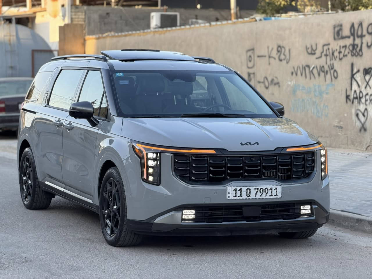 ياالله
السلام عليكم 

كيا كرنفال هايبرد 2025 SX  بلاك ادشن برستيج وارد امريكي 

Kia Carnival Mpv Sx Prestige 2025 1.6 Hybrid

                  Hybrid حجم المكينه : 1.6 تيربو + هايبرد 

         المسافه المقطوعه : 26 الف ميل  

            الضرر : جاملغ يمنه مبدل نفس الون صبغ نص باب وجاملغ خلفي يمنه وحاف الصندوك    

             حالة الايرباك : دركه + دشبول 

#مواصفاتها 

1.شاشه + شاشات خلفيه

2.كامرات 360

3.بصمه

4. بنوراما فتحتين

5.ويل كب اسود

6. تشغيل عن بعد

7.حساسات خلفي امامي

8.بيبان كهرباء

9.لايتات لد

10.لايتات زنون

11.بكلايتات لد

12.اشاير بالمري

13.رادارات 360

14.كشنات جلد 

15.ثلاث قطع تبريد

16.هيترات بالكشنات حار بارد امامي خلفي

17.هندبريك بصمه

18.شحن وايرليس

19.هيتر بالاستيرن

20.كشافات 

21.مري شفط

22.كشنات كهرباء امامي خلفي

23.كشن السايق ميمري

24.تحديد مسار

25.نظام ايكو سبورت عادي

26.كامرات محيطية داخل السياره

27. كشنات خلفيه VIP+ كهرباء 

28 .داتا شو

فول موصفات 1/1 جاهزه مرقم بغداد 

🟩 السعر  _315 وبيها مجال   

تفاصيل اكثر هذا رقمي *********** تحياتي 

مكان السياره بغداد حي الجامعه
