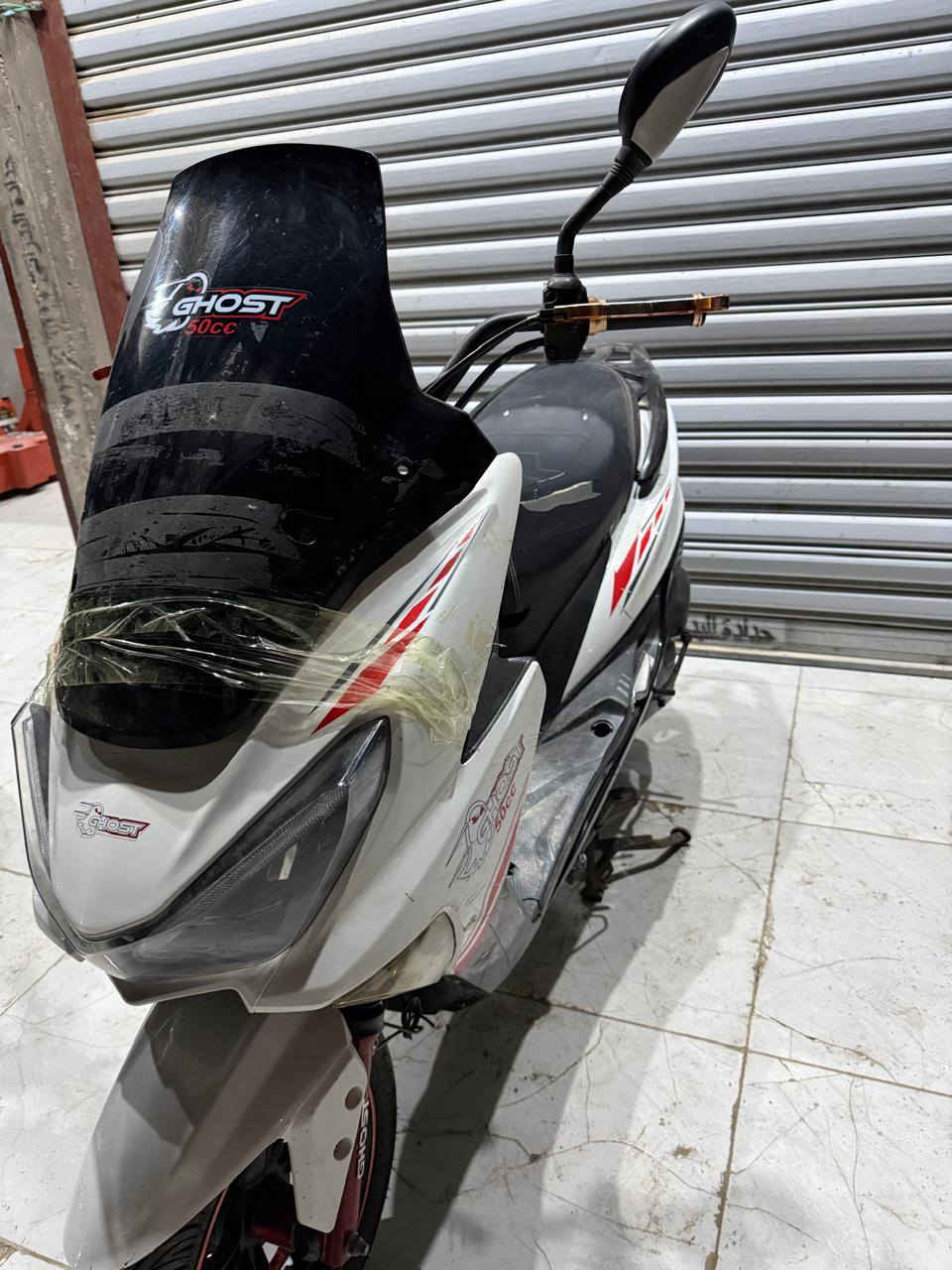 السلام عليكم متاح دراجة سترونك صيني ما مفتوحة كلها بلاد كهربائيات كلها شغاله مع بصمة تشغيل عن بعد متسعجل ع البيع مكاني قضاء المدينة السعر خاص للاستفسار ***********
