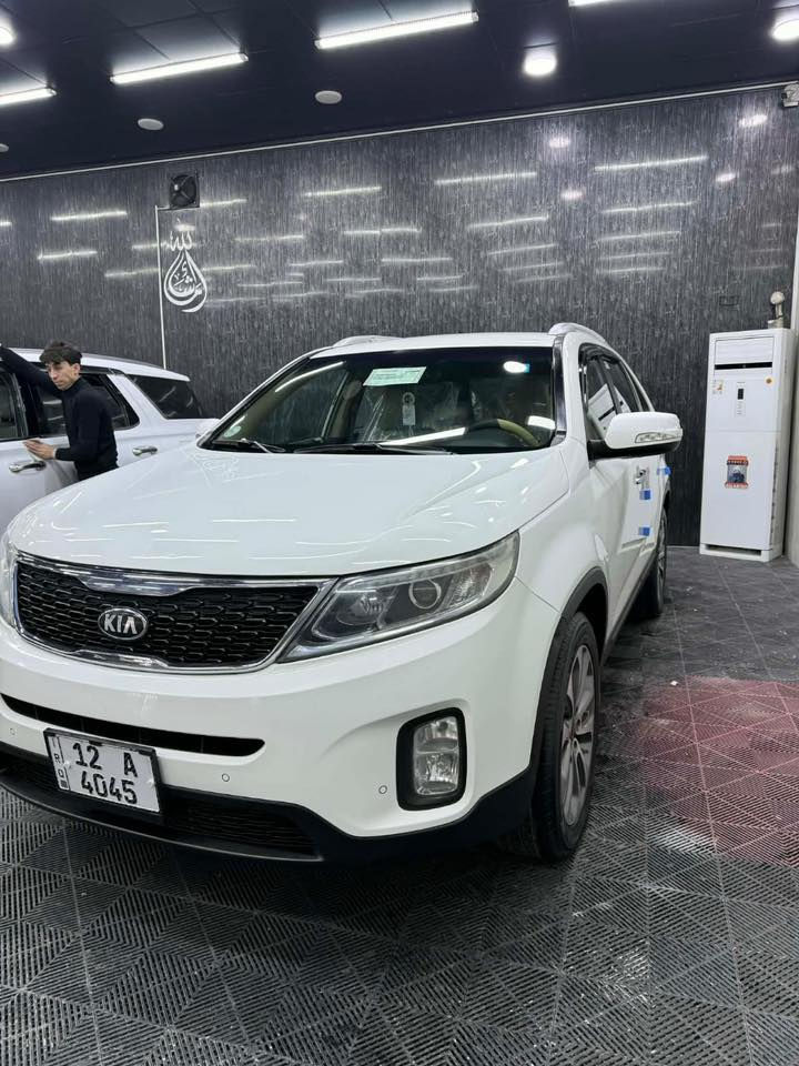 سورينتو 14 خليجي
6 سلندر
بدون صبغ /ملاحضات فقط
مكينه وكير شرط 
3 قطع تبريد 
بصمه ودخول ذكي
مثبت سرعه 
مري شفط 
سنويه وهزه جديده
السعر 185

***********
